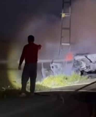 Patnos Trafik Kazası Araç Alev Aldı Gençler Yaralı