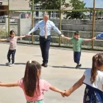 Ağrı'da Çocuk Etkinlikleri ile Vitrin Boyama Eğlencesi