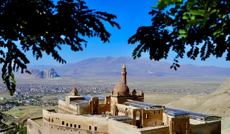 Ağrı Kültürel Yatırım ile Geleceğe Yatırım Yapıyor