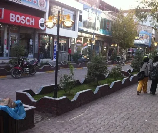 Doğubayazıt çarşı içi pasajda bayram yoğunluğu