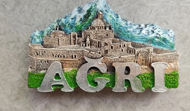 Ağrı Dağı Hediyelik Eşya: Turistlerin İlgi Odağı