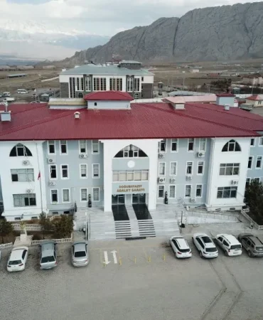 Doğubayazıt Adalet Camiası Bayramlaşması Gerçekleşti