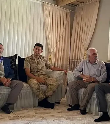 Hamur Kaymakamı Ziyaretleri Aileleri Sevindiriyor