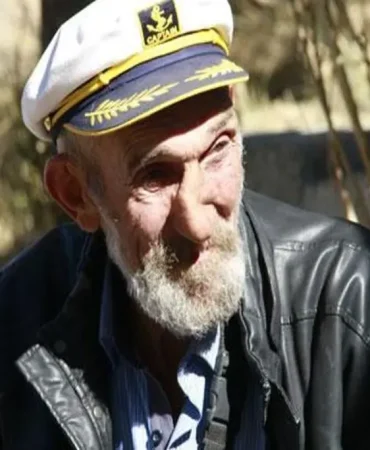 Memiş Dayının Hikayesi Vali Koç ile Şiirle Başladı