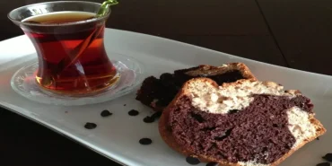 Ağrı Çay Keyfi: Sıcak Havalarla Değişmeyen Geleneğimiz