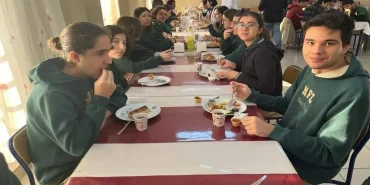 Hamur'da Öğrenciler İçin Moral Kahvaltısı Düzenlendi