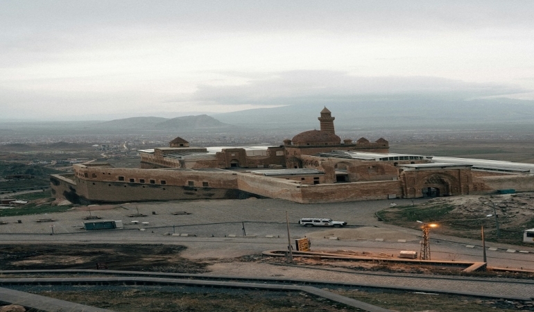 İshak Paşa Sarayı Gün Batımı Manzarası