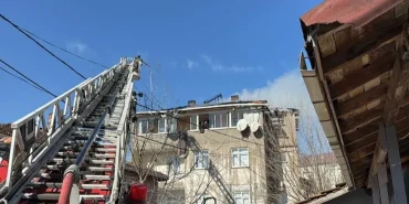 Ağrı Apartman Yangını 11 Kişi Yaralandı