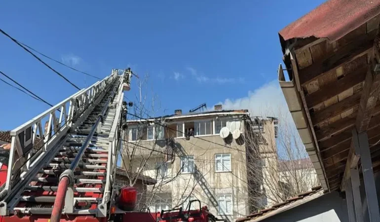 Ağrı Apartman Yangını 11 Kişi Yaralandı