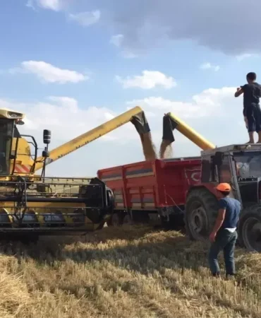 Arpa Hasadı Eliaçık Köyünde Makineli Tarım Uygulamaları