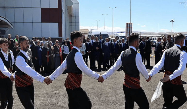Bakan Yerlikaya Ağrı’da Davul Zurna ile Karşılandı