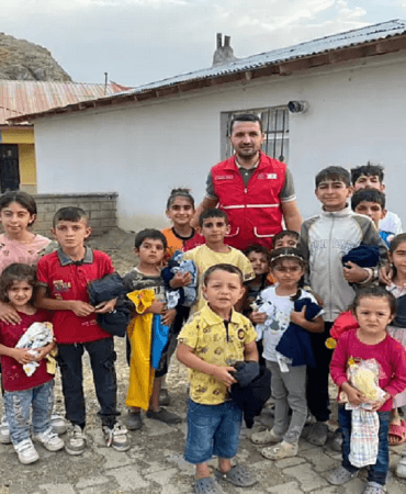 Kızılay etkinlikleriyle Gümüşyazı ve Başçavuş köylerinde