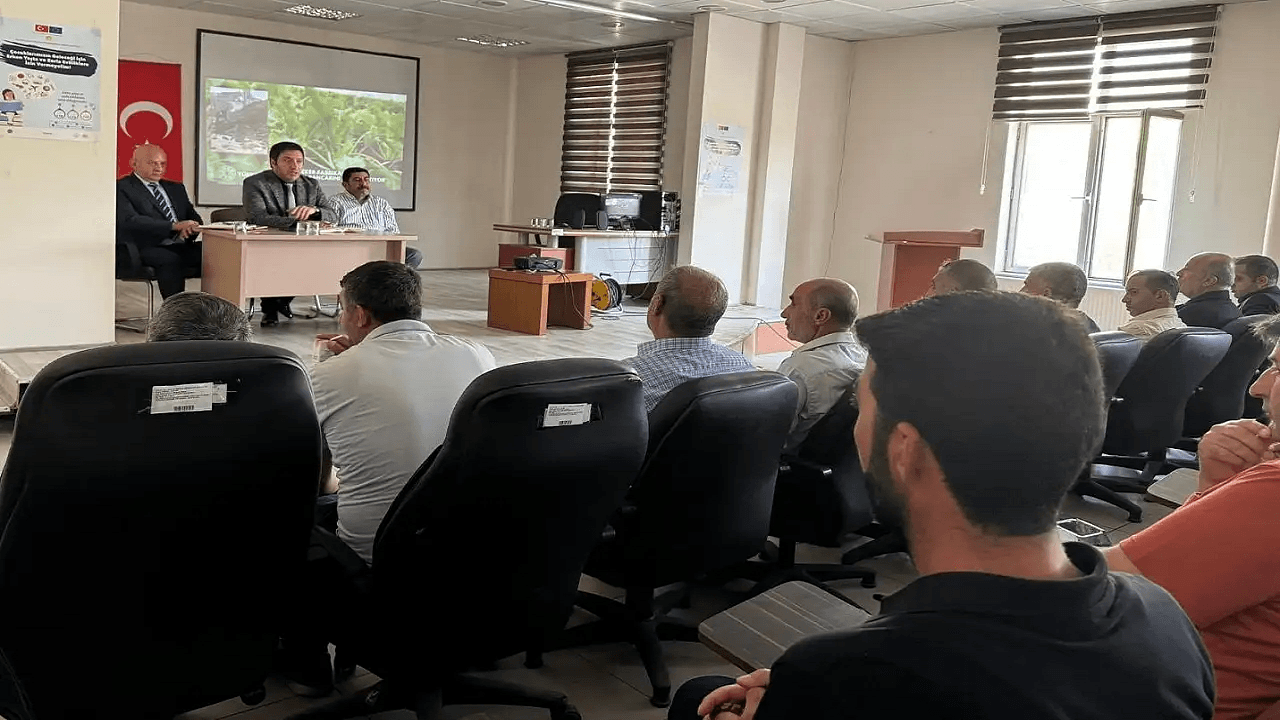 Patnos Şeker Pancarı Çiftçiler İçin Bilgilendirme Toplantısı