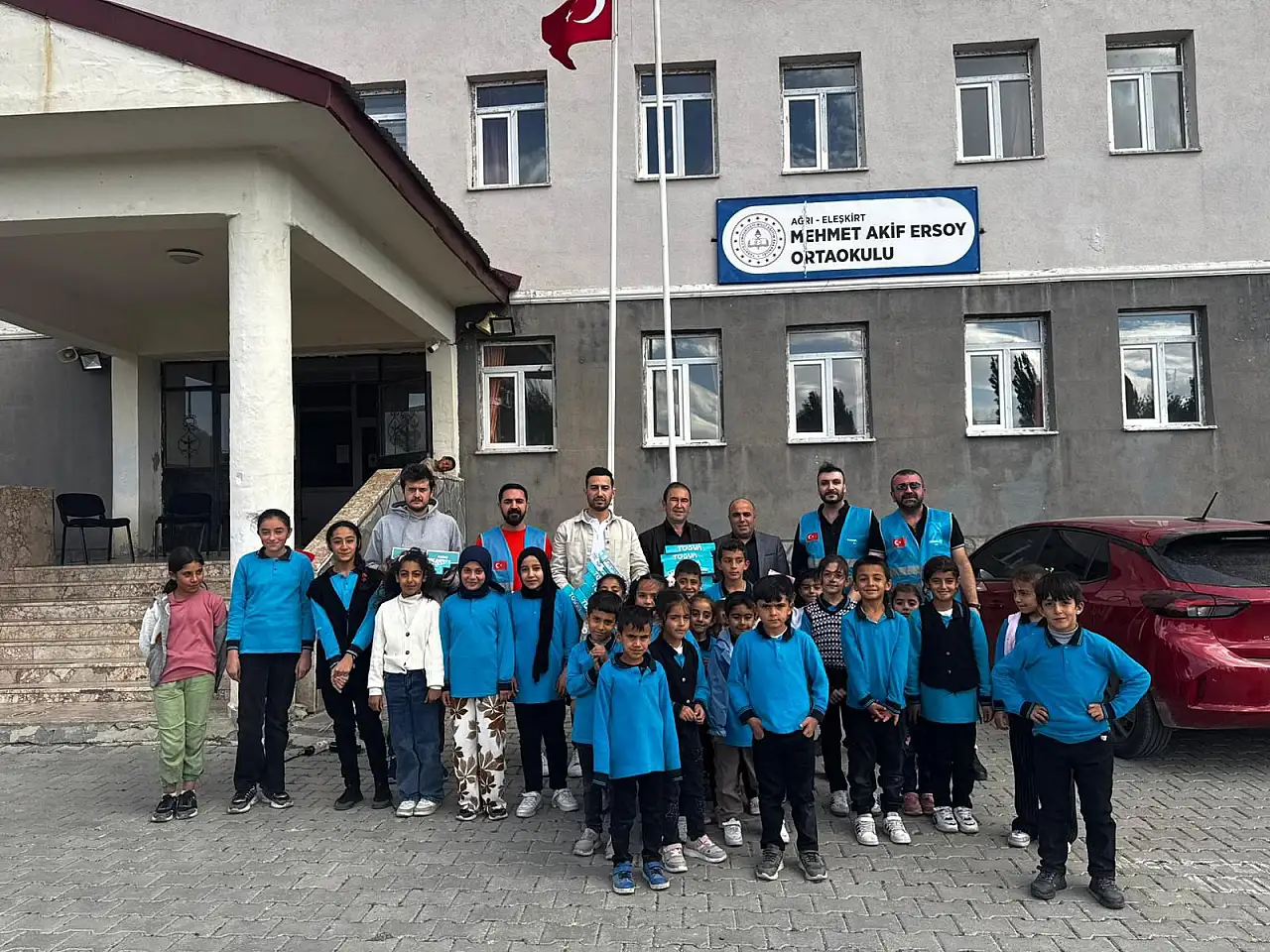TÜGVA Eleşkirt okul ziyareti gençlik faaliyetleri