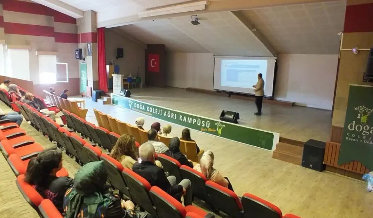 YKS Bilgilendirme Semineri Ağrı Doğa Koleji’nde Velilere