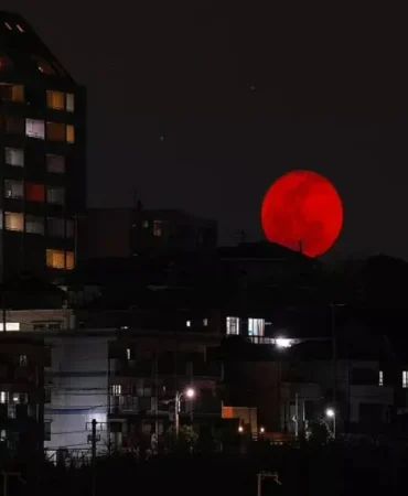 Kanlı Ay tutulması Ağrıdan muhteşem görüntüler
