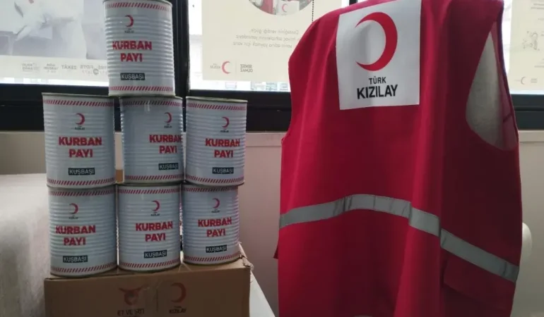 Kızılay Giyim Yardımı İhtiyaç Sahibi Ailelere Destek