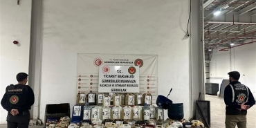 Ağrı Uyuşturucu Operasyonu Sıvı Metamfetamin Ele Geçirildi  Eleşkirt Haber Ağrı Uyuşturucu Operasyonu Sıvı Metamfetamin Ele Geçirildi