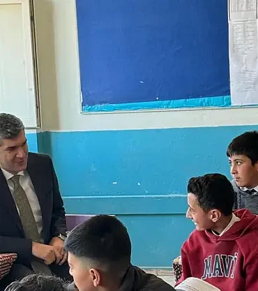 Diyadin Kaymakamı Furkan Korkusuz Öğrenci Taleplerini Dinledi  Eleşkirt Haber Diyadin Kaymakamı Furkan Korkusuz Öğrenci Taleplerini Dinledi