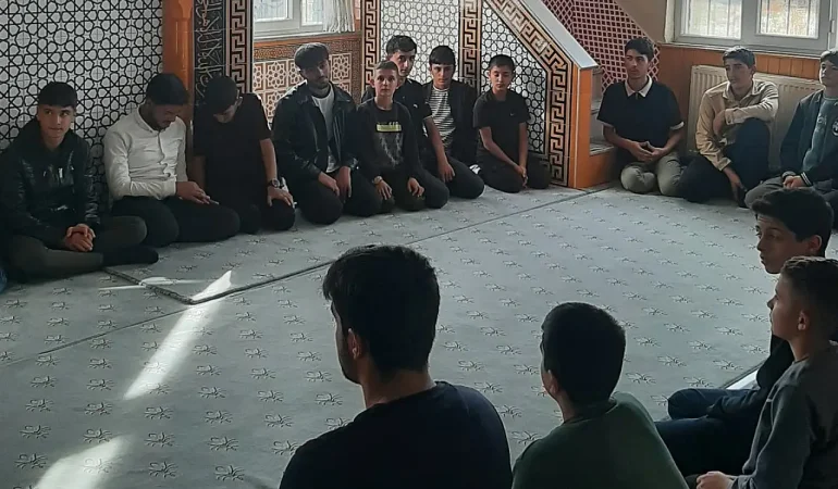 Hafızlara Seminer Peygamber Ahlakı ve Aile Değerleri