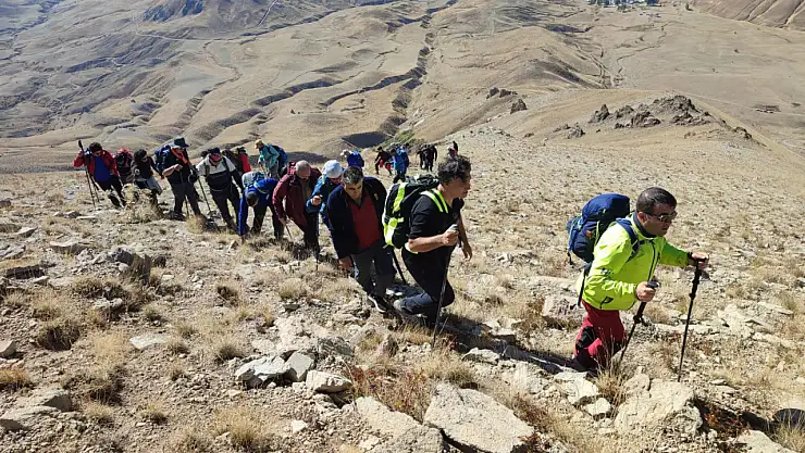 Kösedağ Tırmanışı Doğubayazıt Doğa Yürüyüşü