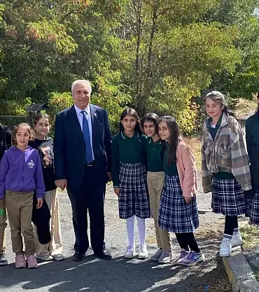 Eleşkirtte çocuklar Başkan Ramazan Yakut ile saha ziyareti